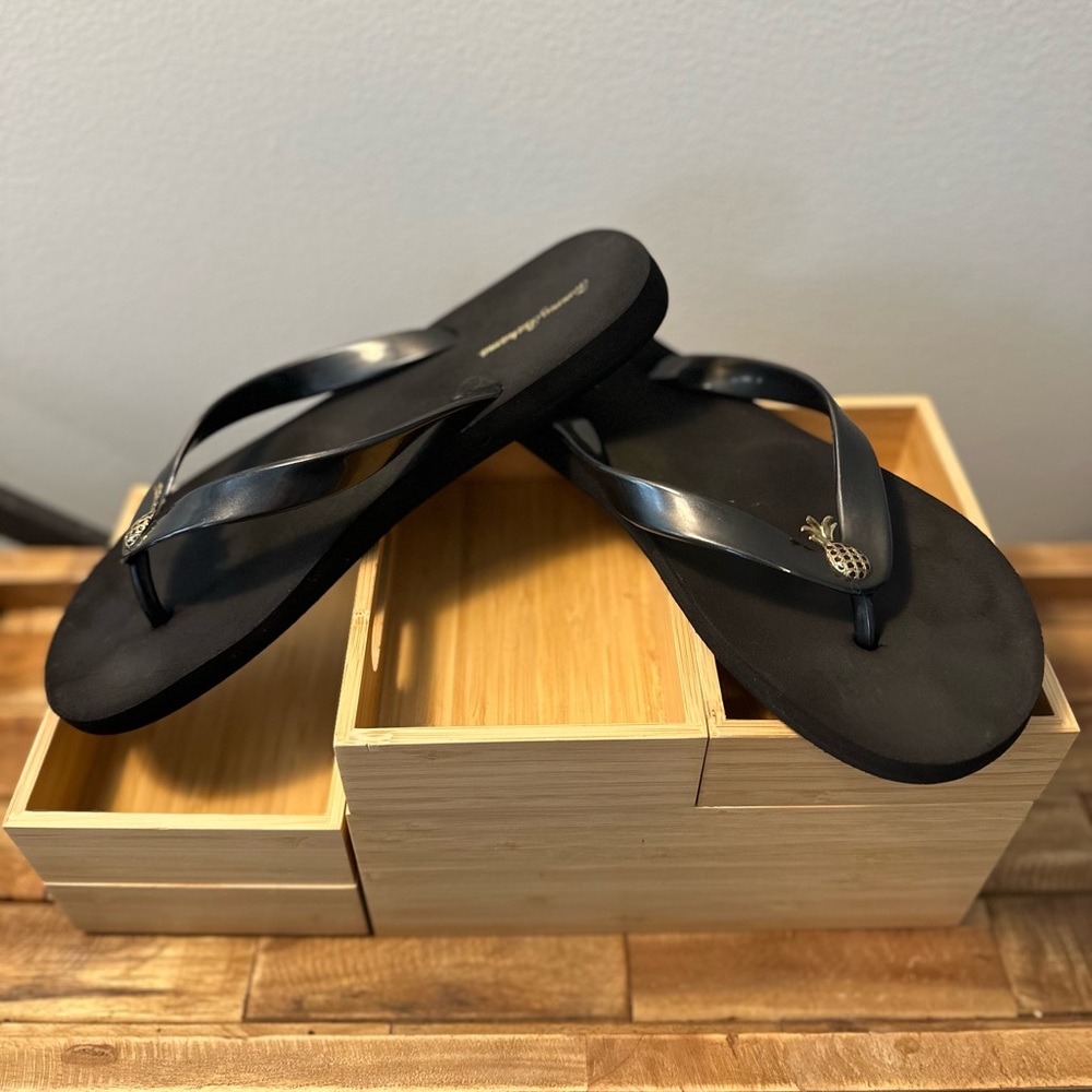 Tommy Bahama Flip Flop Size 10.5 - 11